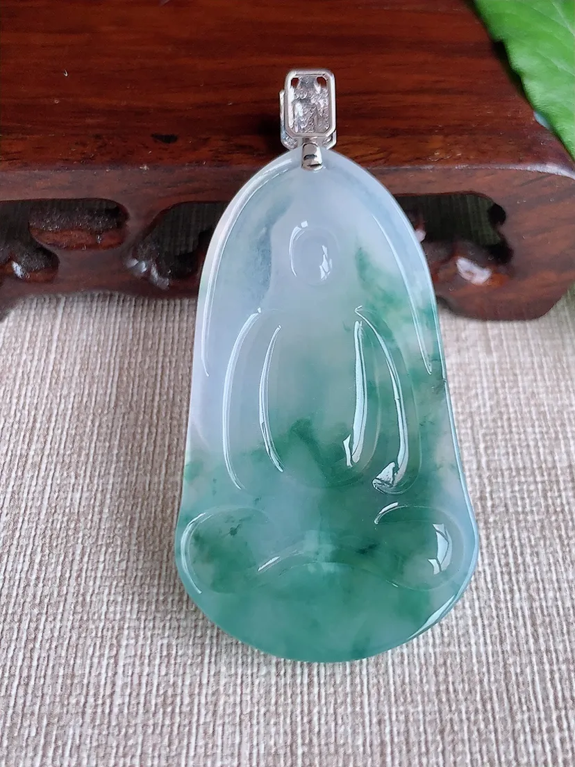 a货翡翠老坑冰种18K金伴钻镶嵌飘花观音吊坠  尺寸63.3×53.5×30.5×7mm 重量19.59g 0502