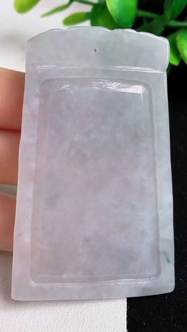 天然A货翡翠白冰文殊菩萨吊坠，尺寸70-43-5.8，重量:38.42g
5月4日