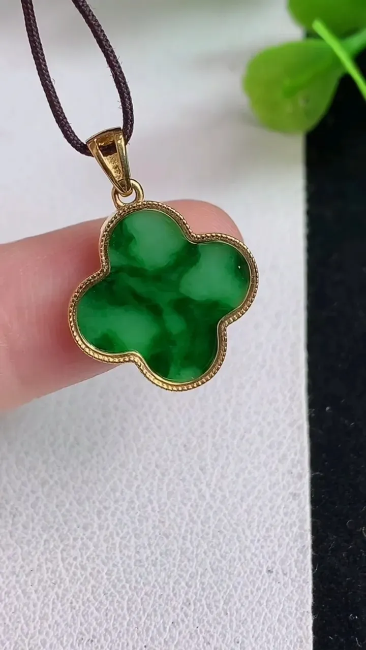 天然A货翡翠四叶草吊坠，尺寸16-2，重:1.26g
5月4日