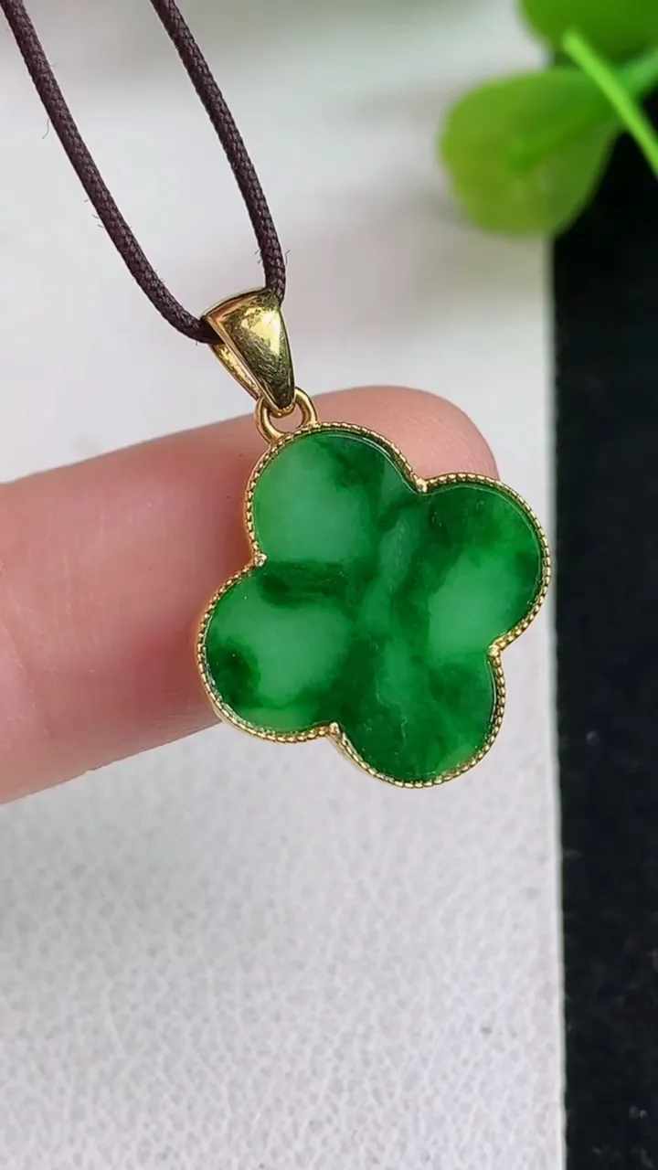 天然A货翡翠四叶草吊坠，尺寸16-2，重:1.26g
5月4日
