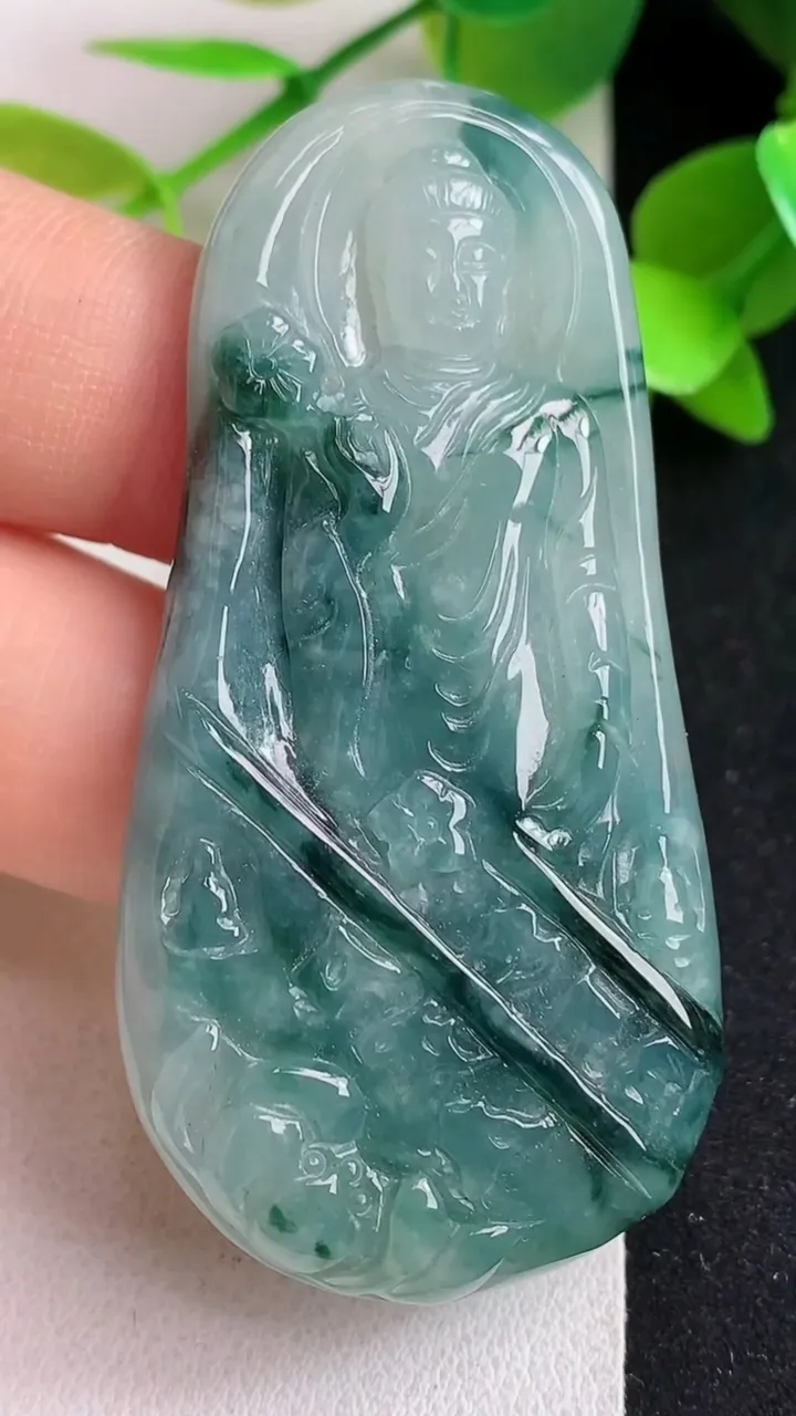 天然A货翡翠飘花阿弥陀佛吊坠，尺寸57.7-29-6，重:20.23g
5月4日