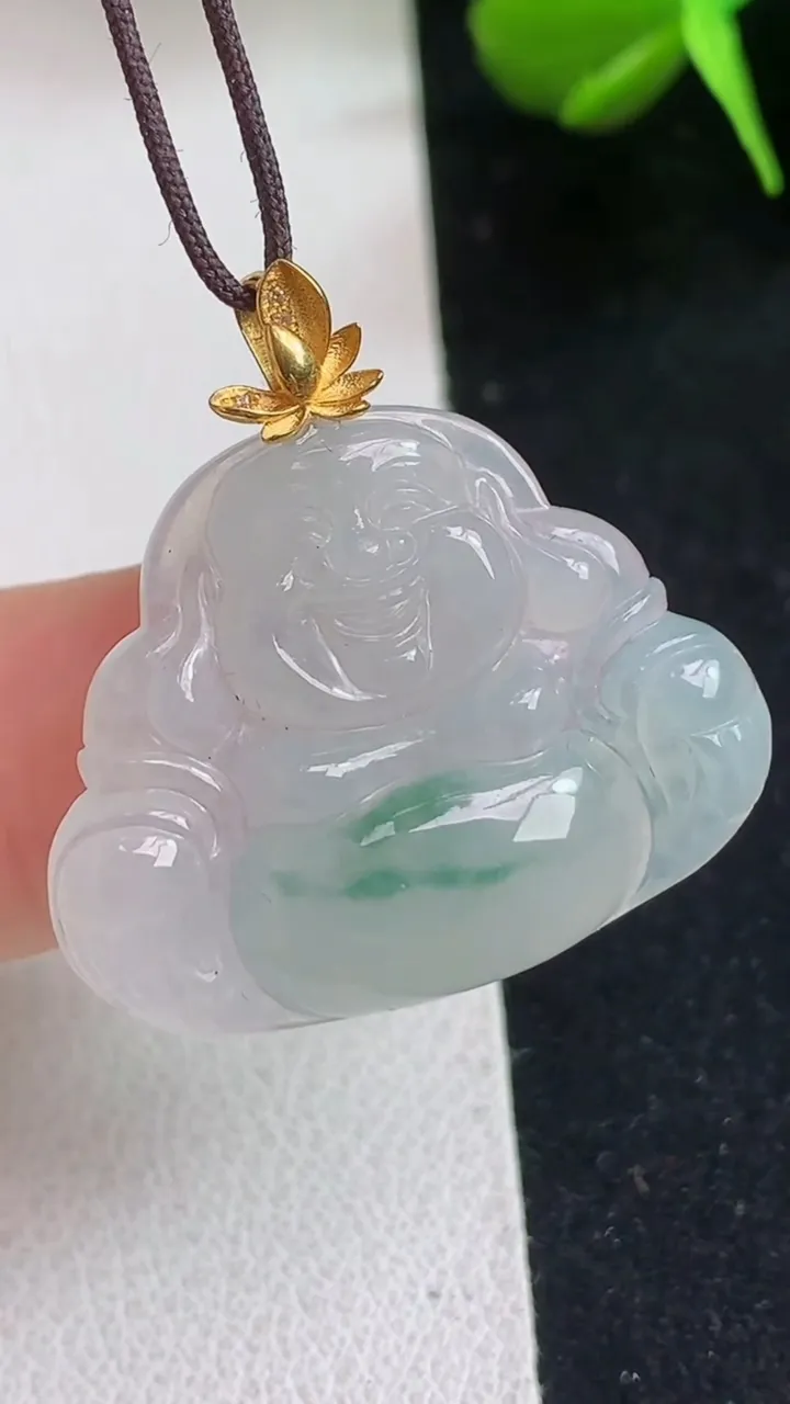 天然A货翡翠k金飘花佛公吊坠，尺寸20.5-26.4-3.8，重量:3.66g
5月5日
