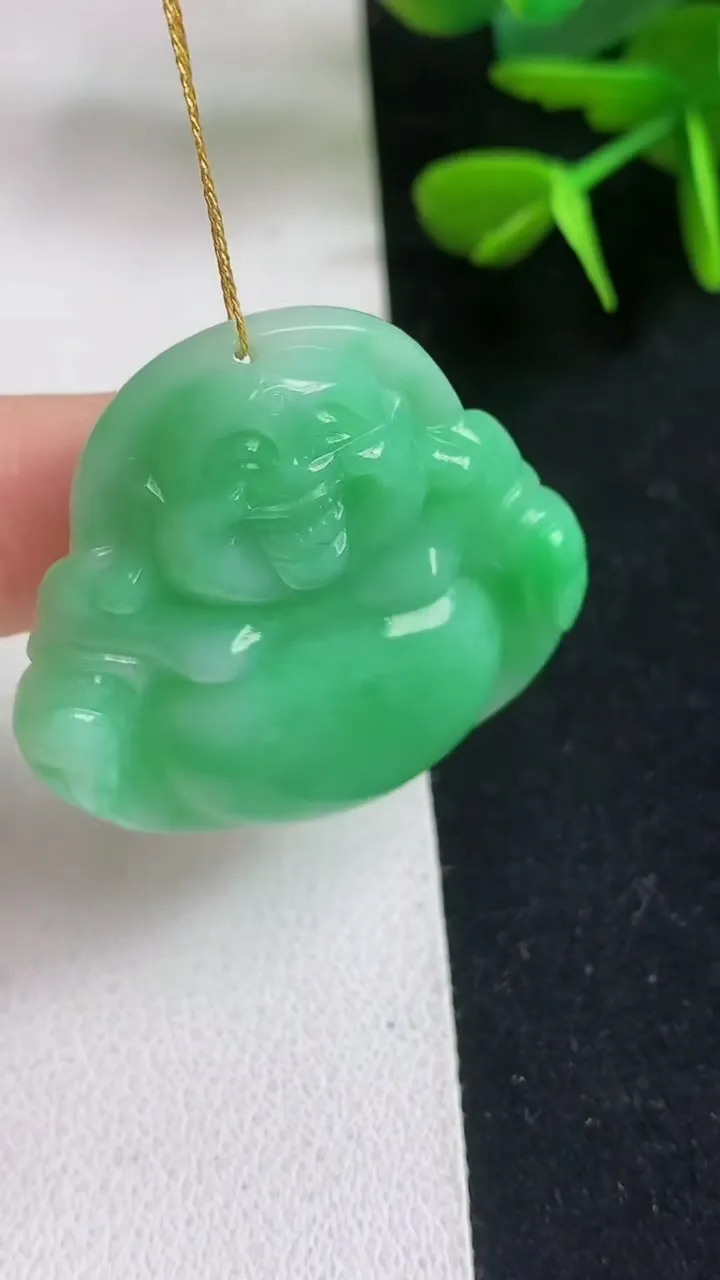 天然A货翡翠佛公吊坠，尺寸31-33.5-6.3，重量:10.40g
5月5日