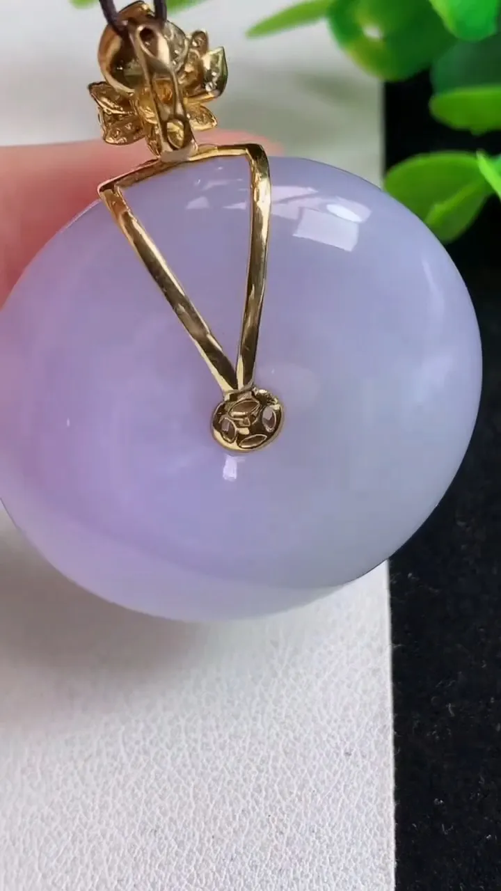 天然A货翡翠k金紫罗兰平安扣吊坠，尺寸38-11.2，重量:35.80g
5月5日