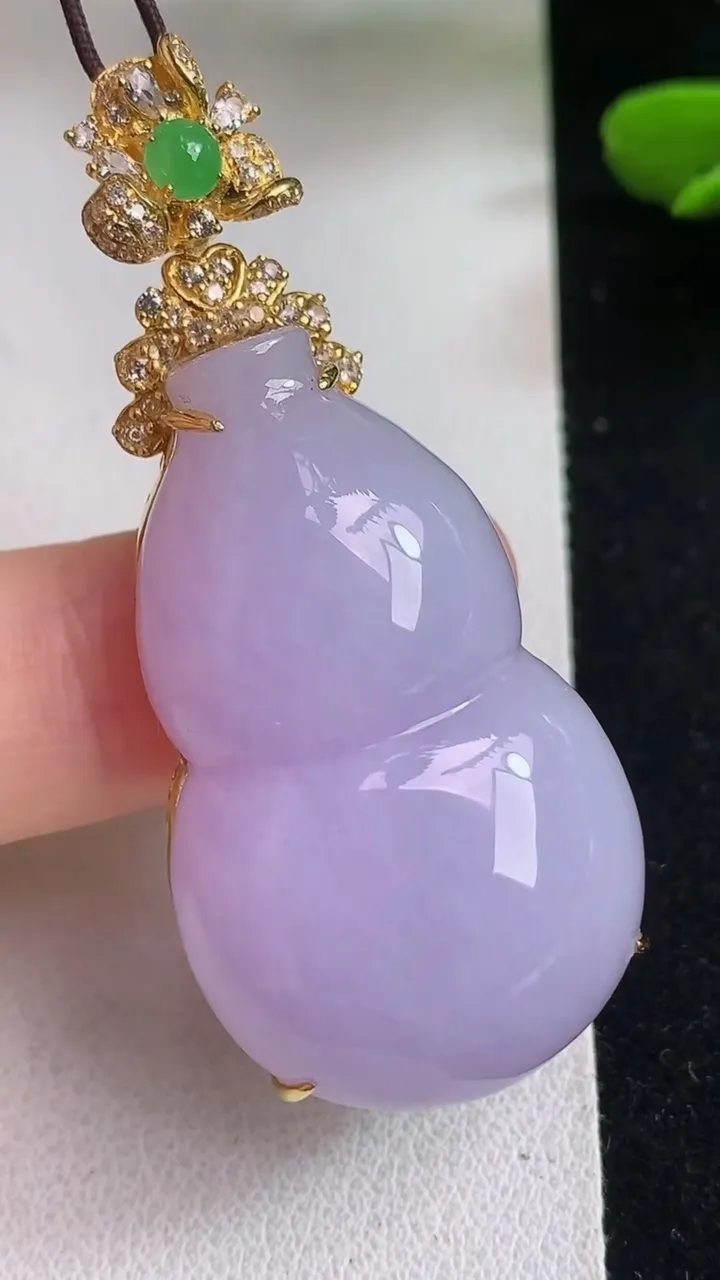 天然A货翡翠k金紫罗兰葫芦吊坠，尺寸36-22-11.4，重量:16.07g
5月5日