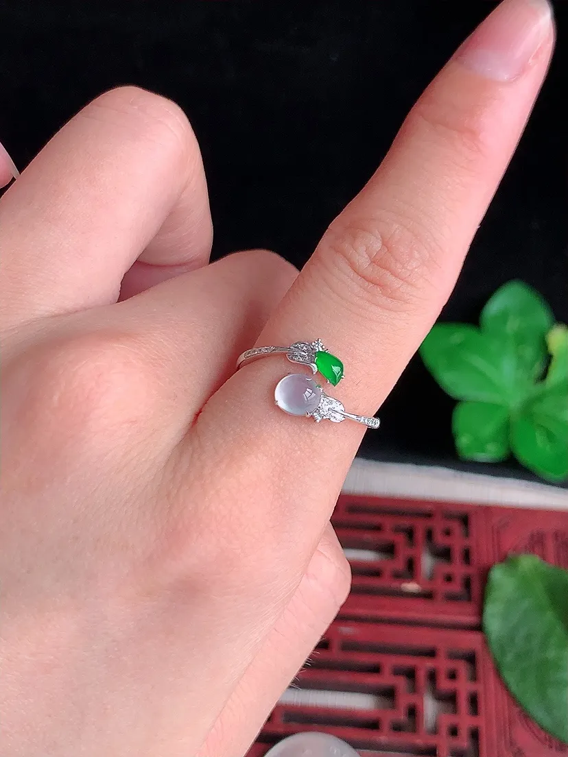 天然A货翡翠18K金伴钻镶嵌阳绿随形白月光蛋面戒指 圈口17.5裸石尺寸5.6×4.5mm 重量1.60g 0504