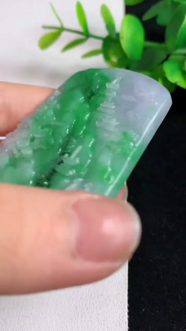 天然A货翡翠山水牌吊坠，尺寸63.4-44.3-7.4，重量:50.05g
5月5日