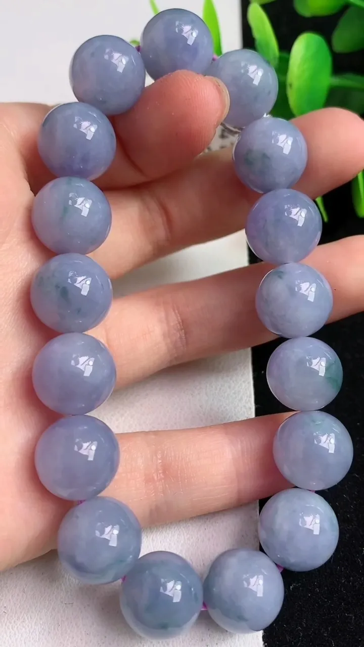 天然A货翡翠货紫罗兰 飘花圆珠手串17颗，尺寸12.6，重量:57.65g5月5日
工厂直销收藏佳品,种好水足，色泽均匀，有种有色，上手高大气！