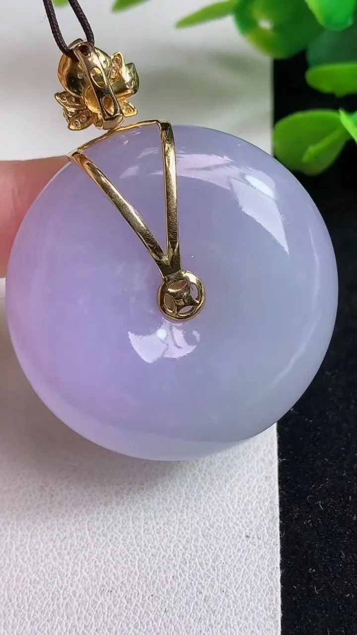 天然A货翡翠k金紫罗兰平安扣吊坠，尺寸38-11.2，重量:35.80g
5月5日