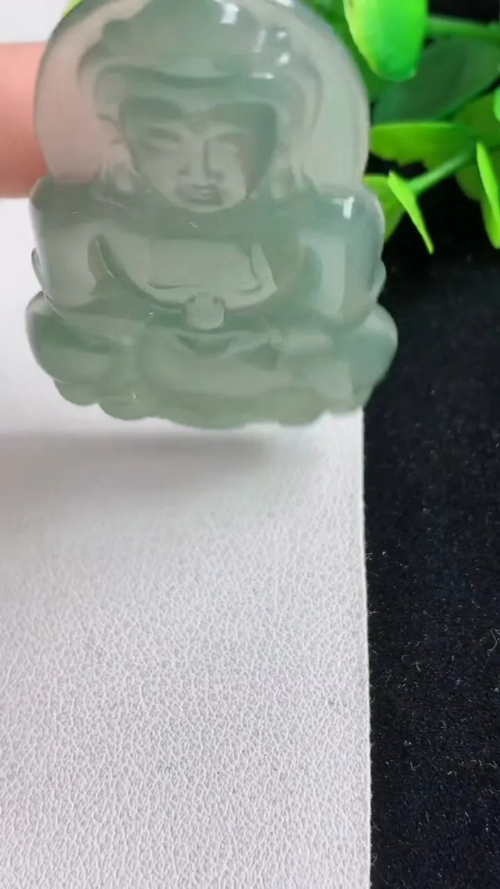 天然A货翡翠观音菩萨吊坠，尺寸59.5-38-5.5，重量:22.89g
5月5日