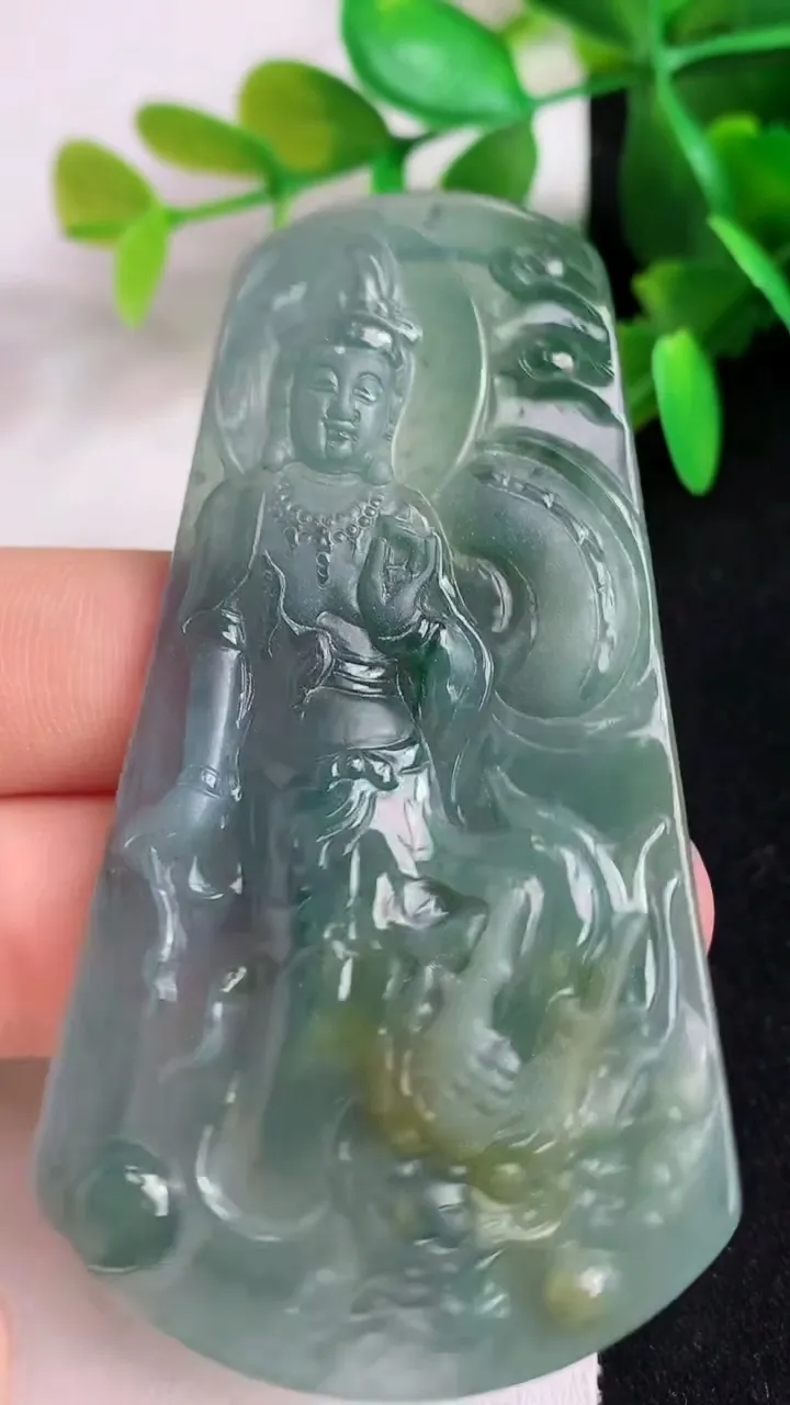 天然A货翡翠蓝水双彩祥龙观音菩萨吊坠，尺寸72.3-39.4-5，重:23.59g
5月5日