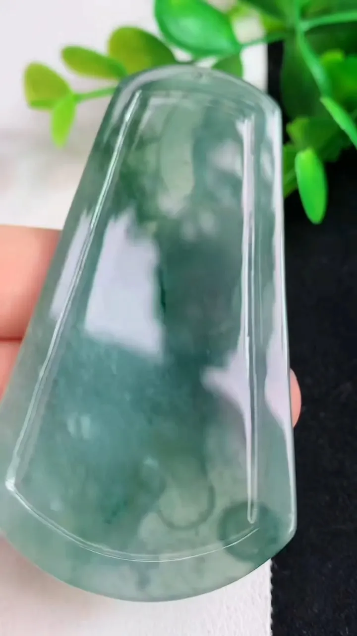 天然A货翡翠蓝水双彩祥龙观音菩萨吊坠，尺寸72.3-39.4-5，重:23.59g
5月5日