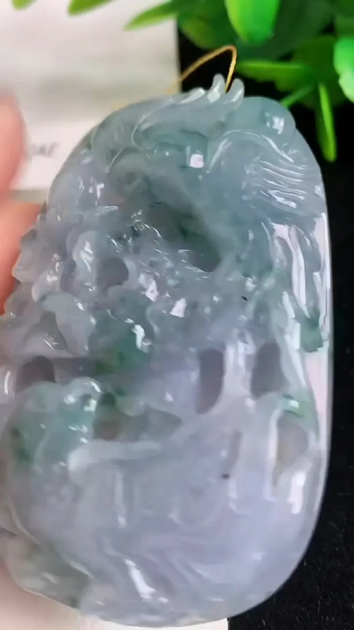 天然A货翡翠紫罗兰 飘花鸟语花香吊坠，尺寸64-41.2-9.3，重量:51.67g
5月5日