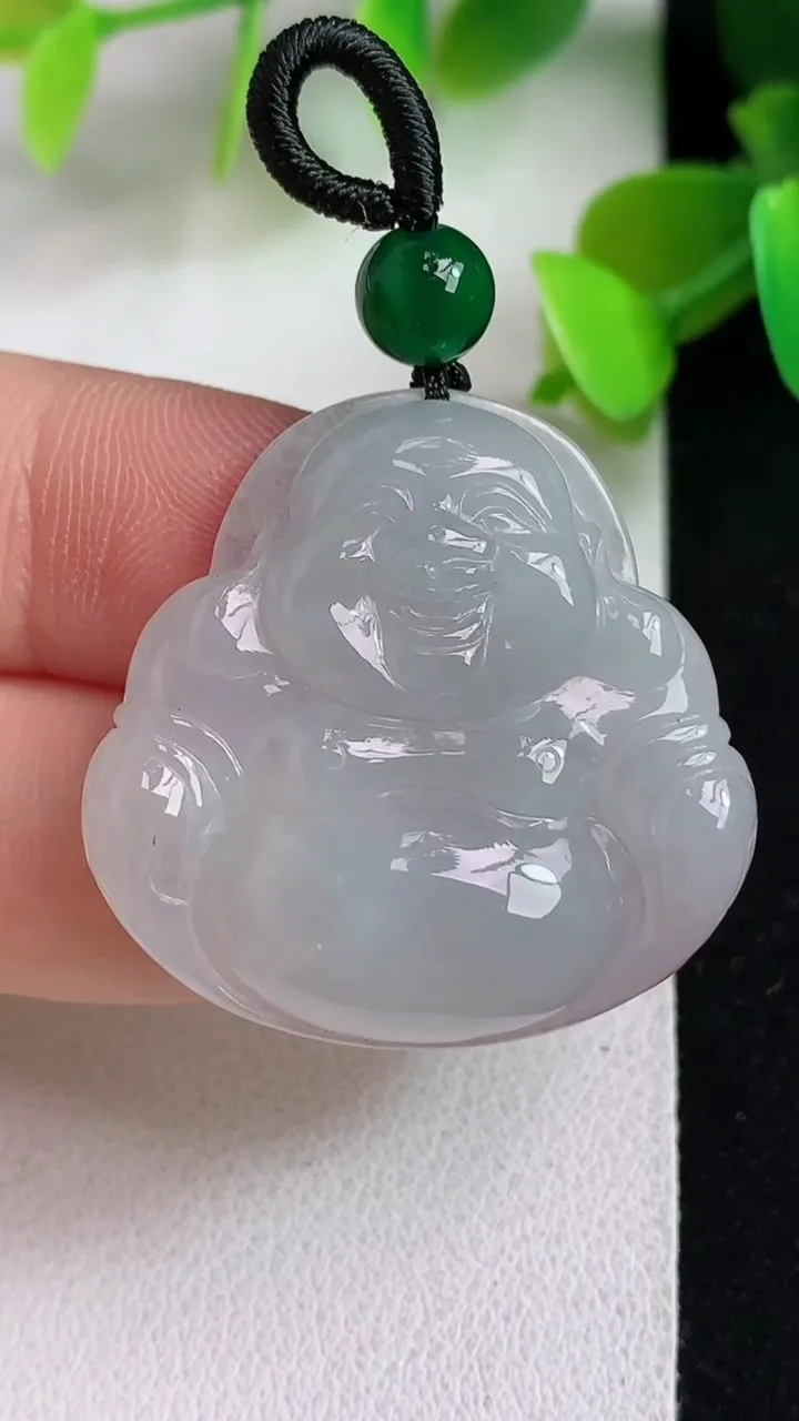 天然A货翡翠白冰佛公吊坠，尺寸25-23-6.2，重:5.05g
5月5日