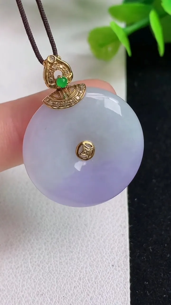 天然A货翡翠k金紫罗兰平安扣吊坠，尺寸25-5.6，重量:8.24g
5月5日