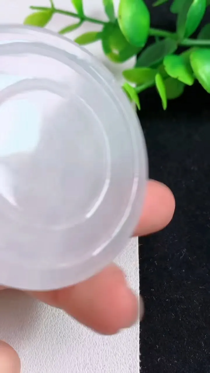 天然A货翡翠白冰观音菩萨吊坠，尺寸52.6-6.3，重量:33.30g
5月5日