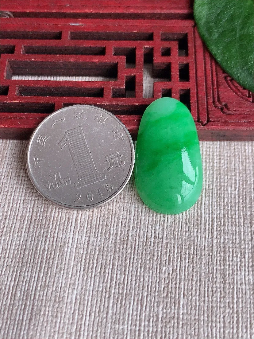天然A货翡翠飘绿福件尺寸27.4×15.4×4.5m量3.63g 0504
