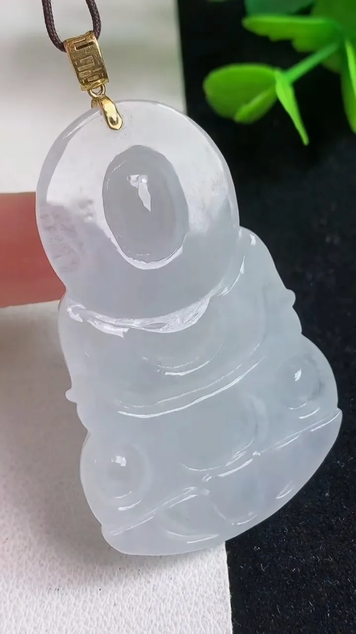 天然A货翡翠白冰观音菩萨吊坠，尺寸50-33-5.8，重量:17.65g
5月5日
