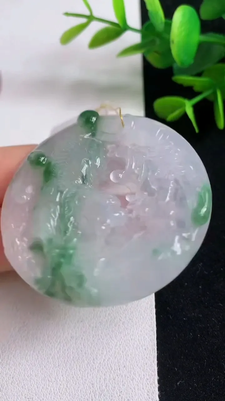 天然A货翡翠生肖虎吊坠，尺寸50-6.2，重量:30.34g
5月5日