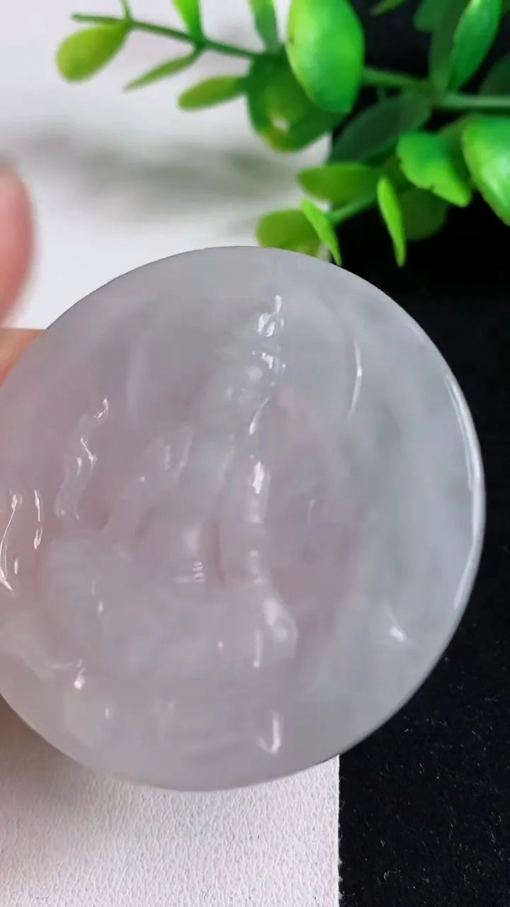 天然A货翡翠白冰观音菩萨吊坠，尺寸52.6-6.3，重量:33.30g
5月5日
