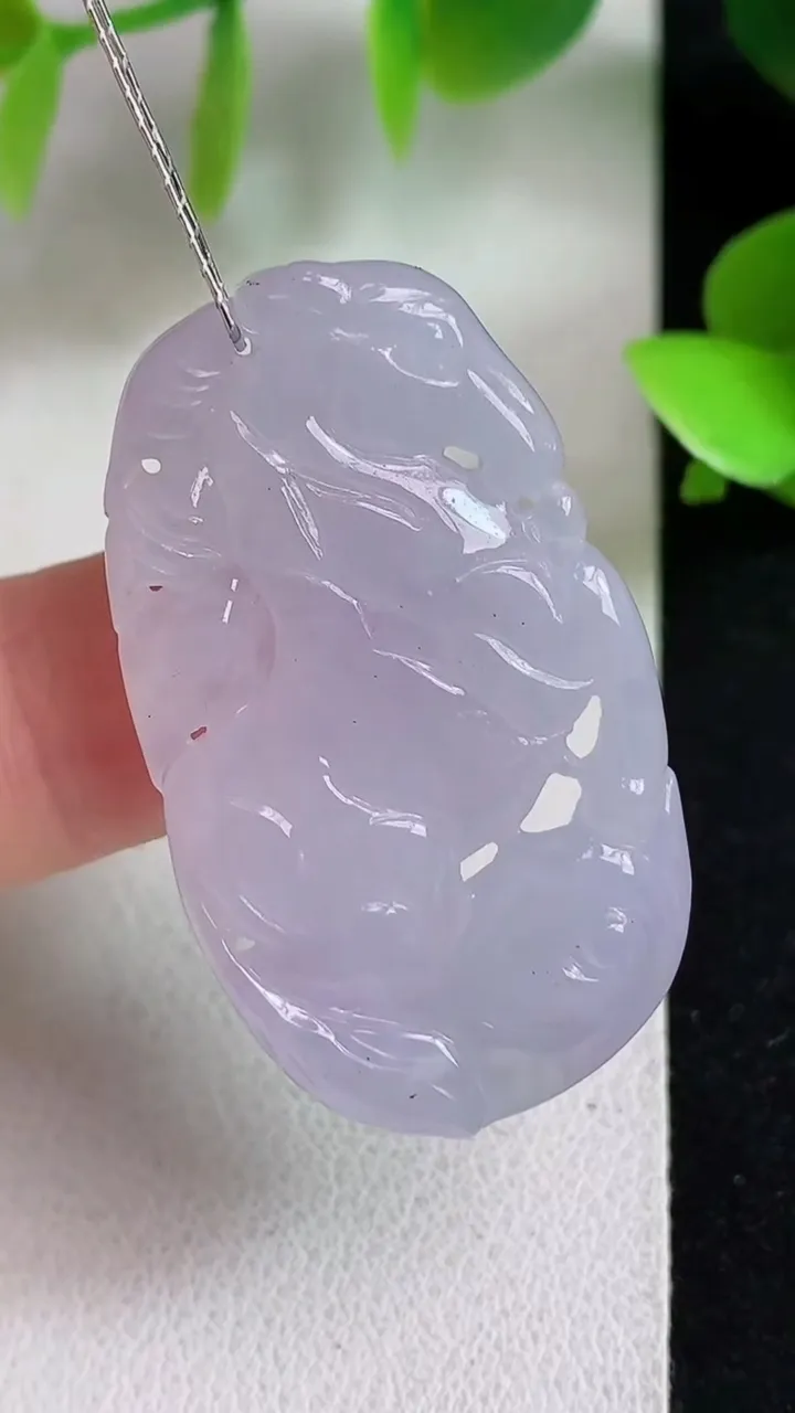 天然A货翡翠紫罗兰生肖马牌吊坠，尺寸38-21.8-6，重量:9.81g
5月6日