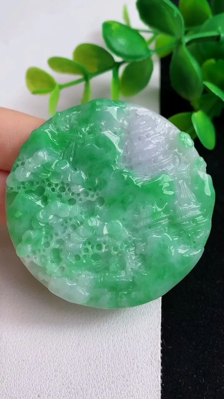 天然A货翡翠山水牌吊坠，尺寸54-6.4，重量:39.61g
5月6日