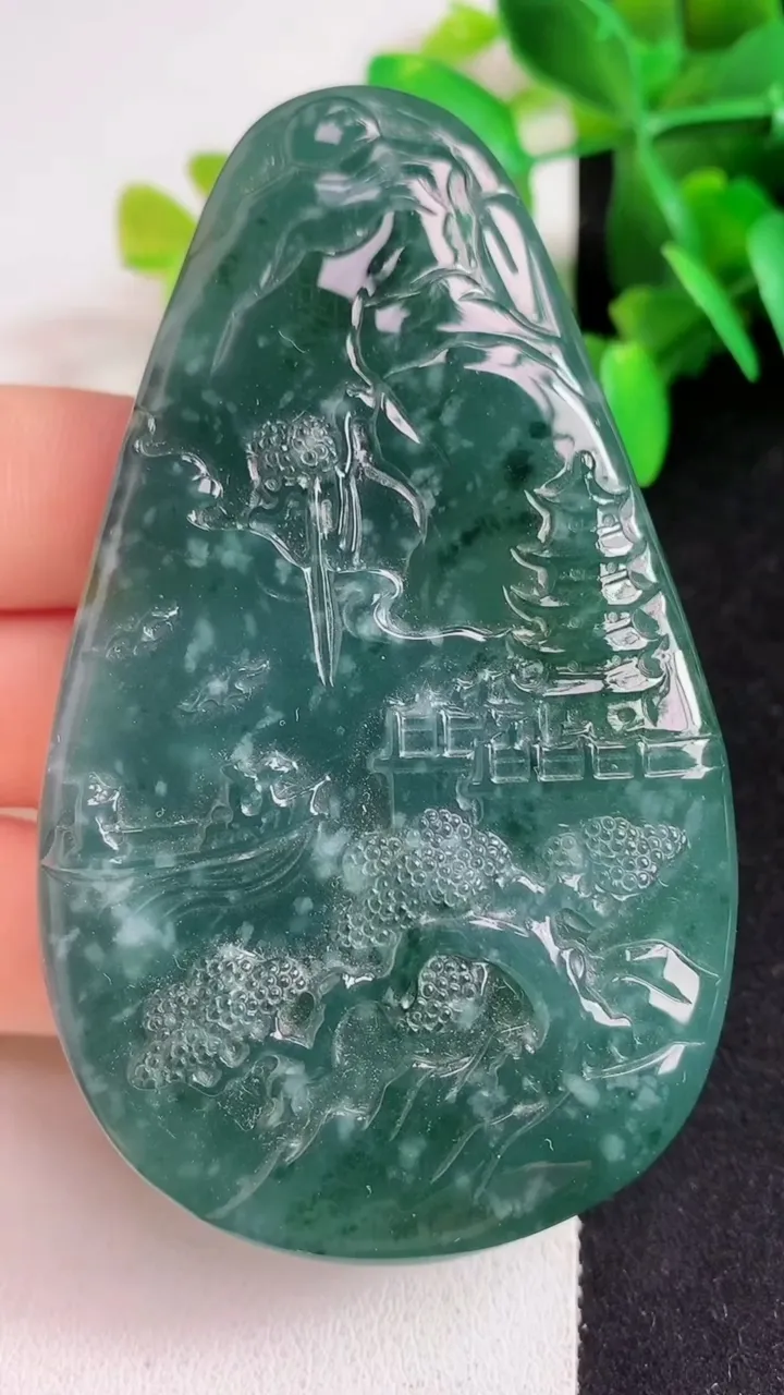 天然A货翡翠蓝水山水牌吊坠，尺寸80-46.8-8.6，重:69.16g
5月6日