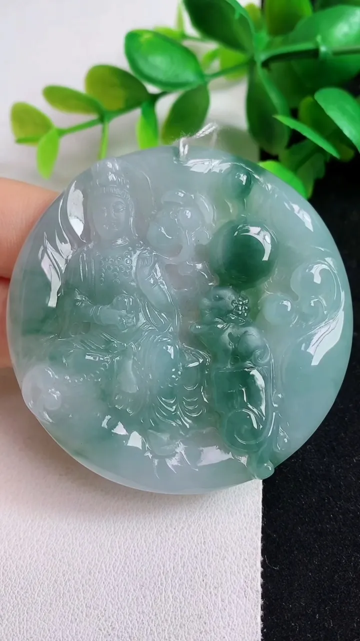 天然A货翡翠文殊菩萨吊坠，尺寸56.7-6.4，重量:39.08g
5月6日