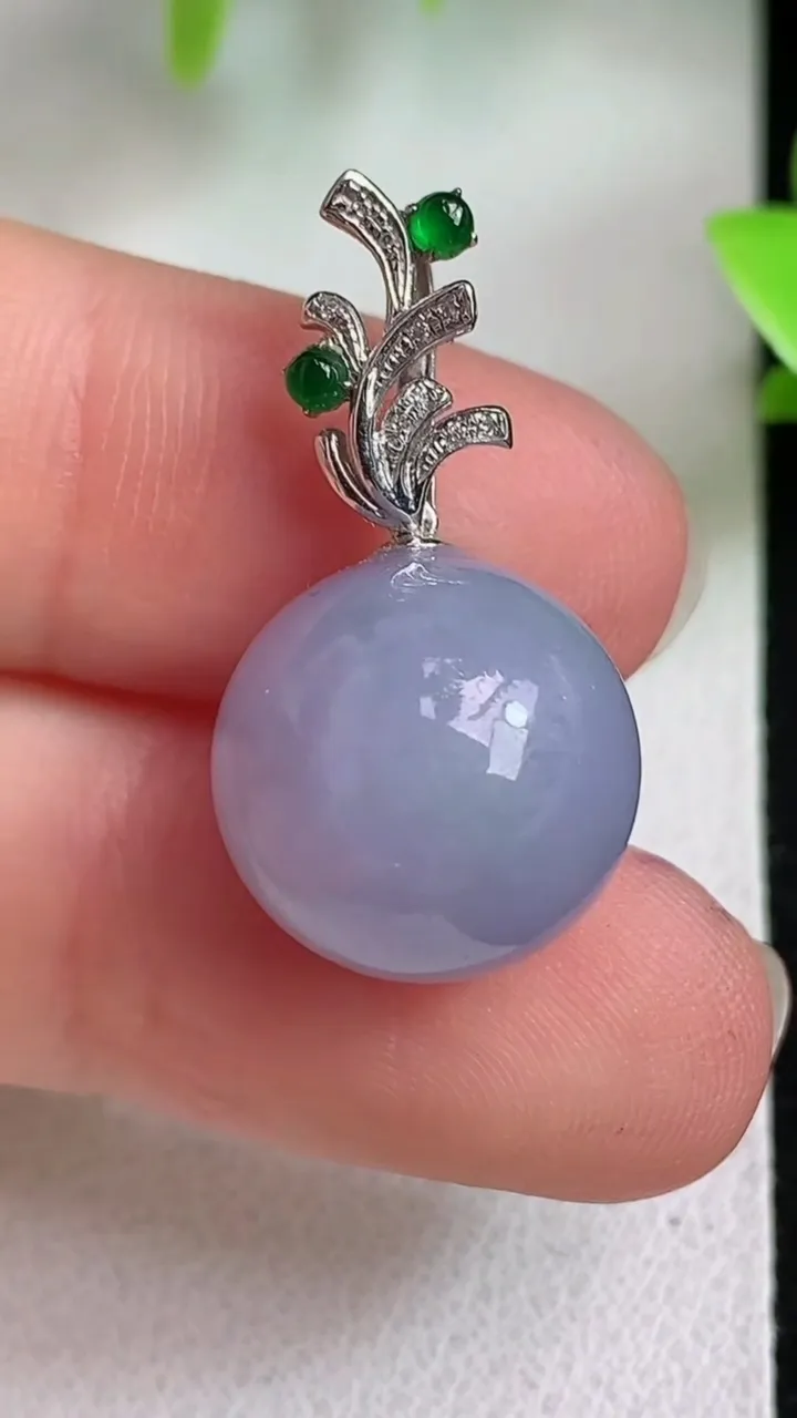 天然A货翡翠k金紫罗兰圆珠吊坠，尺寸14.2，重量:5.36g
5月6日