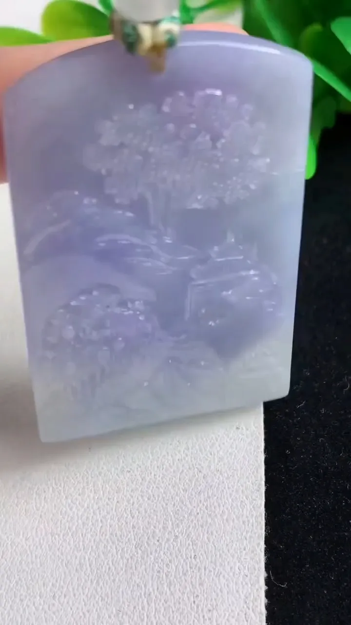 天然A货翡翠紫罗兰山水牌吊坠，尺寸55.4-36-6，重量:34.44g
5月6日