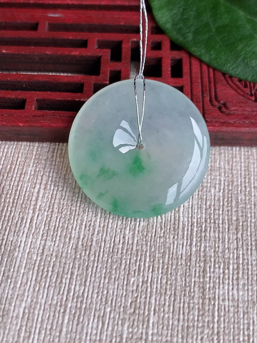 天然A货翡翠飘绿平安扣吊坠尺寸27.4×5.4m量8.34g 0504