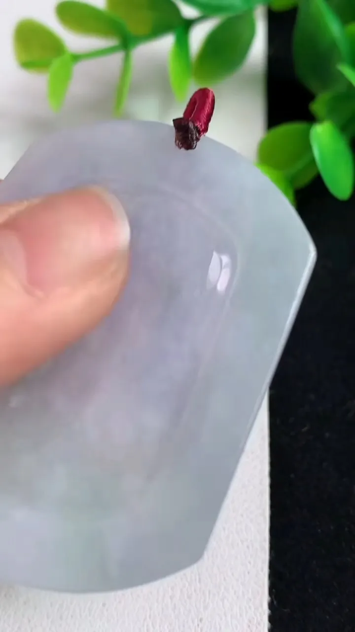 天然A货翡翠春带彩 紫罗兰生肖蛇吊坠，尺寸52.4-45.6-5.4，重量:25.86g
5月6日