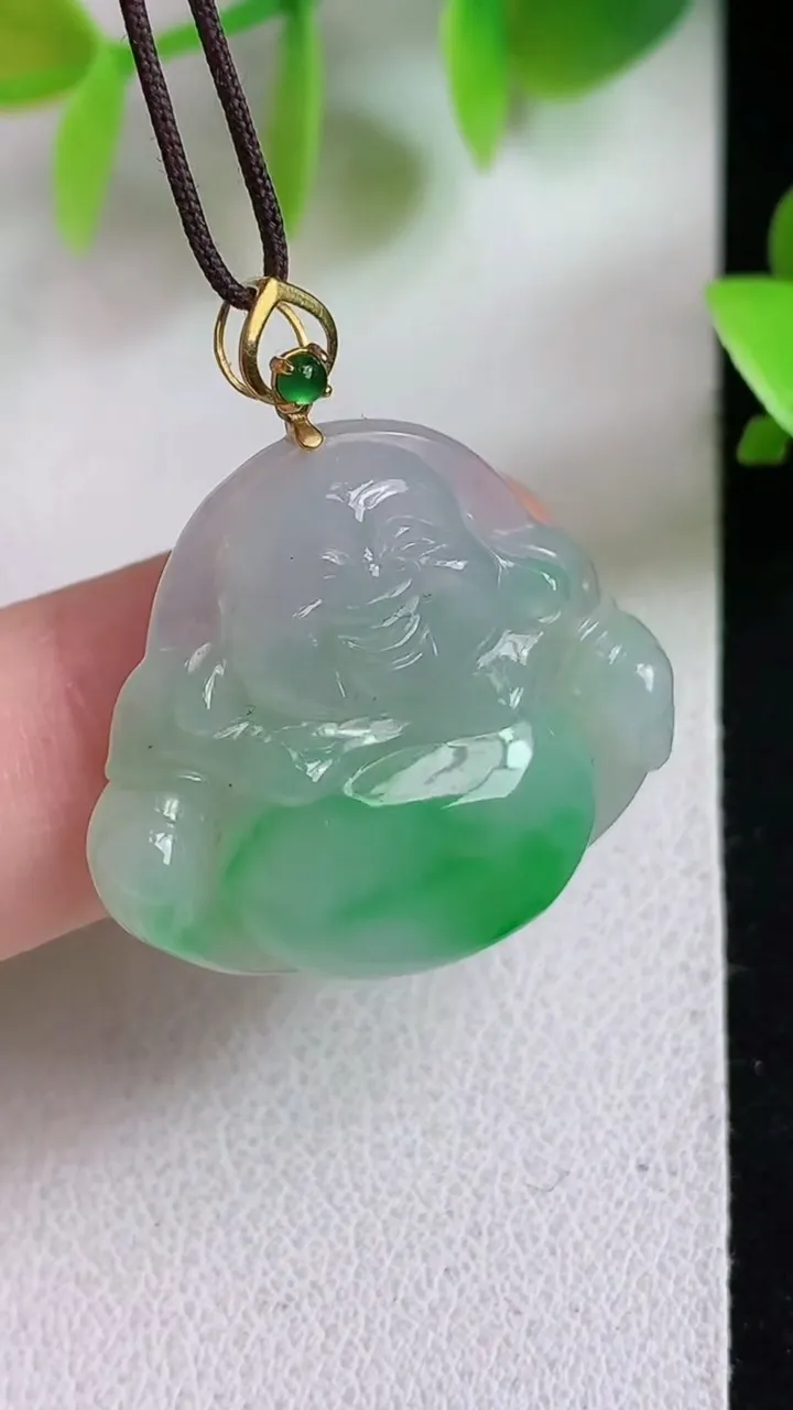 天然A货翡翠佛公吊坠，尺寸23.4-26-5.5，重量:5.16g
5月6日