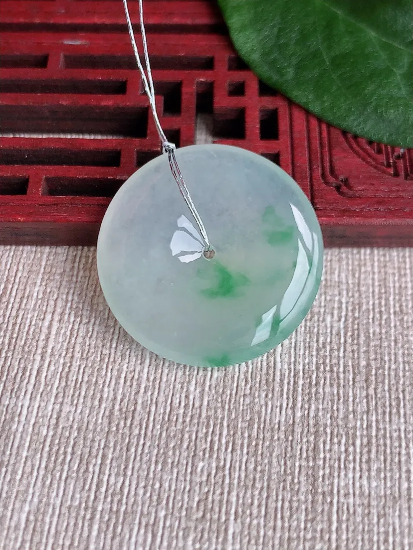 天然A货翡翠飘绿平安扣吊坠尺寸27.4×5.4m量8.34g 0504