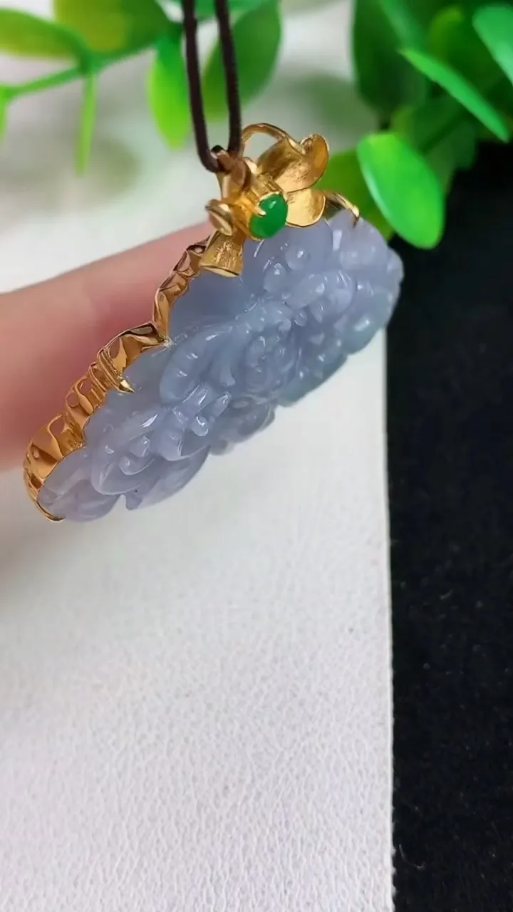 天然A货翡翠k金紫罗兰和和美美 荷花吊坠，尺寸25-39.2-8，重量:11.75g
5月6日