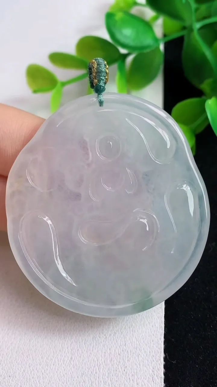 天然A货翡翠飘花虚空藏观音菩萨吊坠，尺寸51.3-47-5，重量:23.17g
5月6日