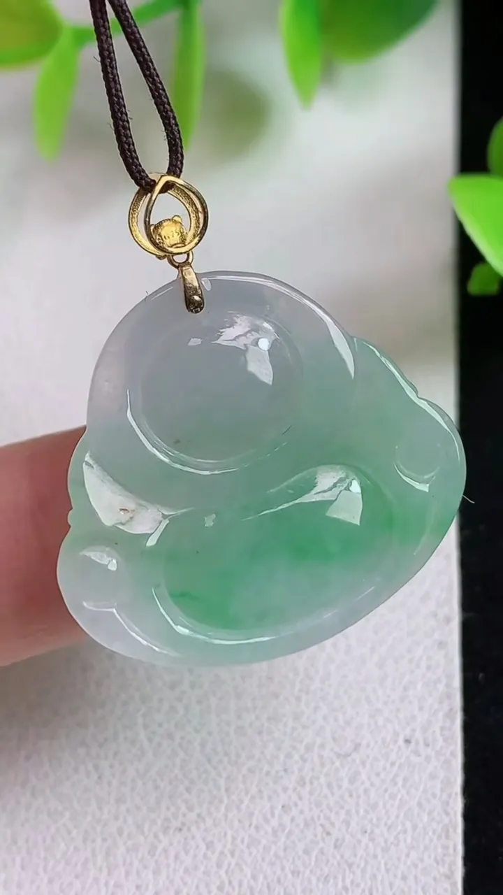天然A货翡翠佛公吊坠，尺寸23.4-26-5.5，重量:5.16g
5月6日