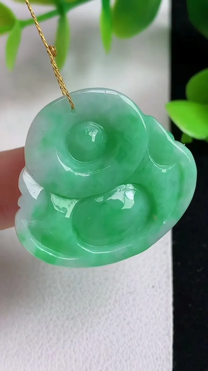 天然A货翡翠佛公吊坠，尺寸28-31-7，重量:10.37g
5月6日