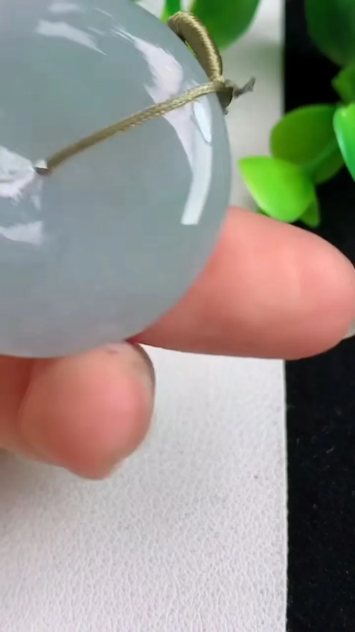 天然A货翡翠白冰平安扣吊坠，尺寸35-6，重量:15.48g
5月6日
