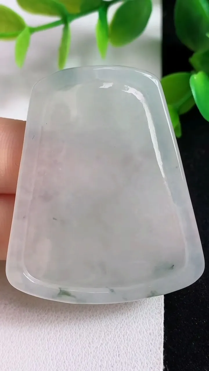 天然A货翡翠飘花普贤菩萨吊坠，尺寸48.3-40.7-5，重量:17.00g
5月6日