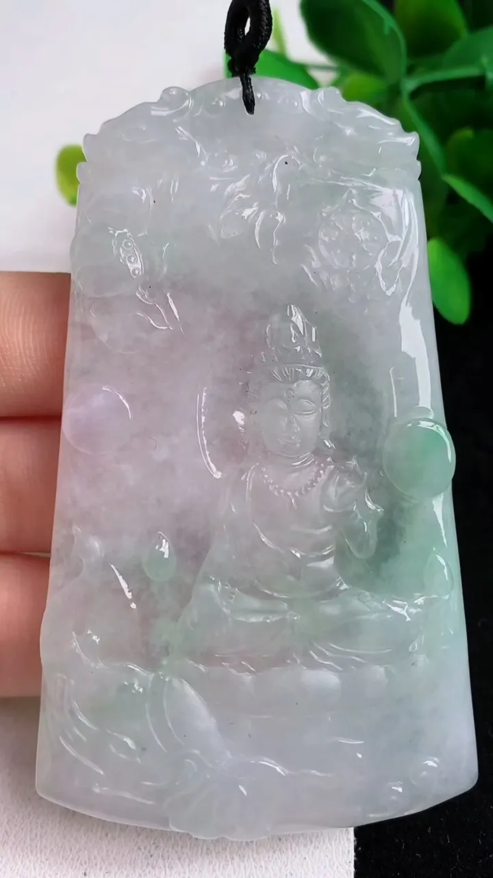 天然A货翡翠普贤菩萨吊坠，尺寸80-46.3-5，重量:40.44g
5月6日