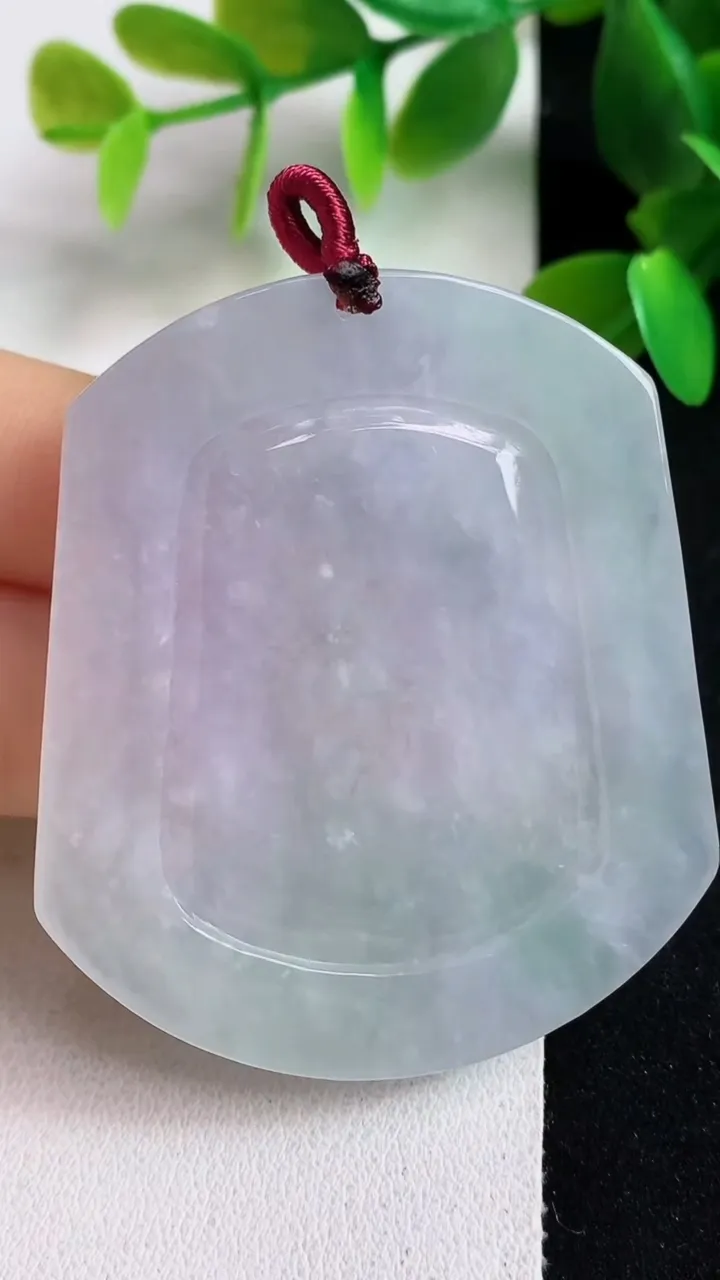 天然A货翡翠春带彩 紫罗兰生肖蛇吊坠，尺寸52.4-45.6-5.4，重量:25.86g
5月6日