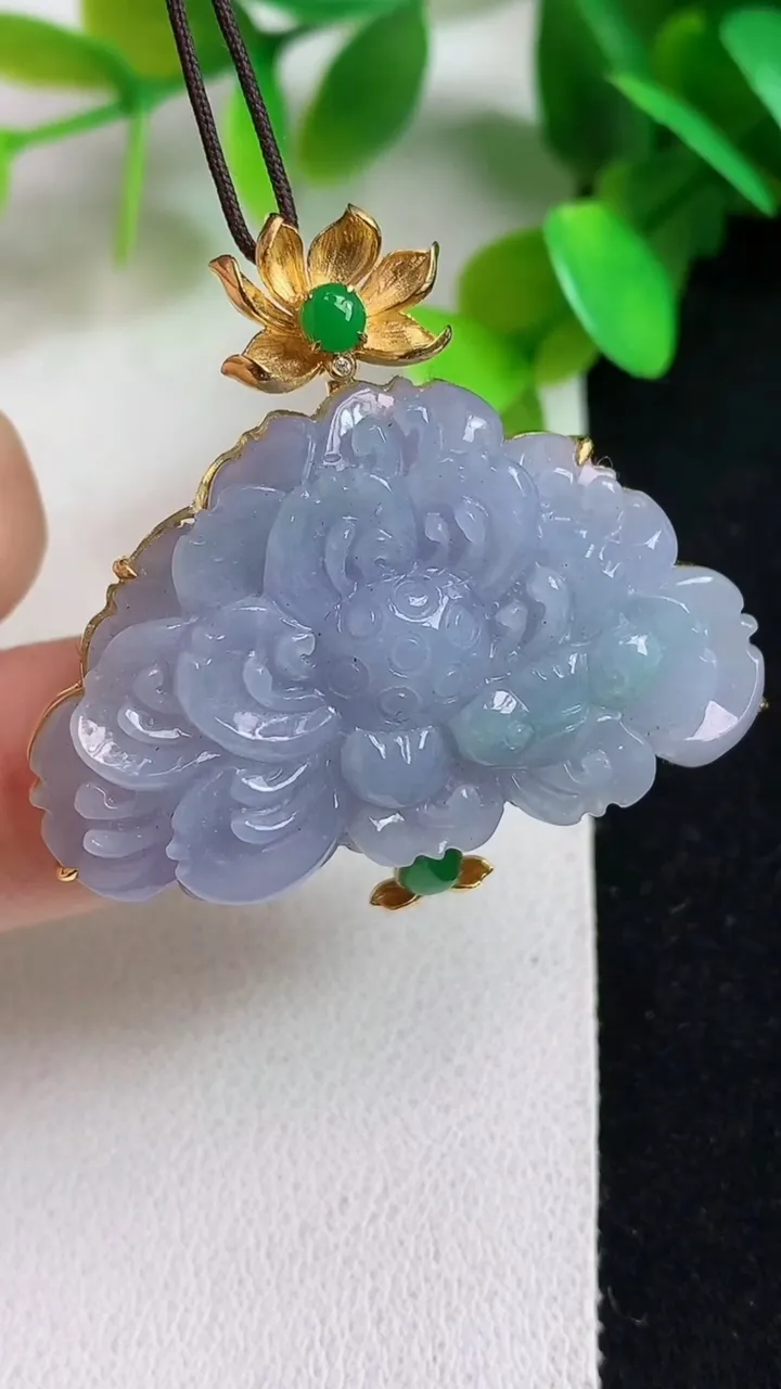天然A货翡翠k金紫罗兰和和美美 荷花吊坠，尺寸25-39.2-8，重量:11.75g
5月6日