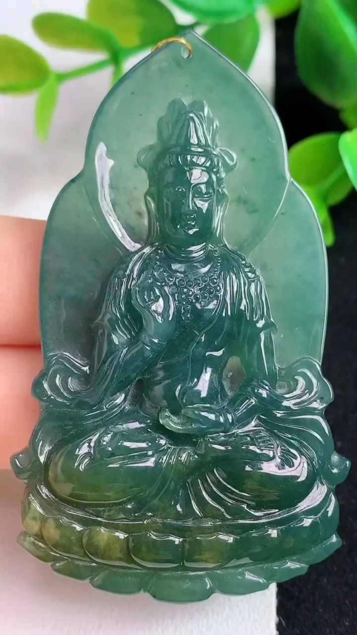 天然A货翡翠蓝水双彩观音菩萨吊坠，尺寸65-38.7-5.8，重量:25.20g
5月6日