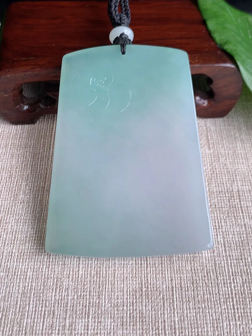 天然A货翡翠晴水大势至菩萨吊坠 尺寸65.5×47.5×5.3m量58.50g 0504