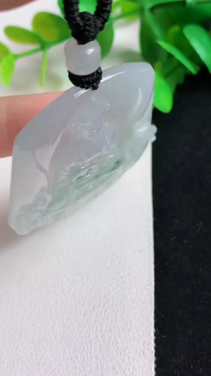 天然A货翡翠飘花度母吊坠，尺寸49-43-5.5，重量:26.57g
5月6日
