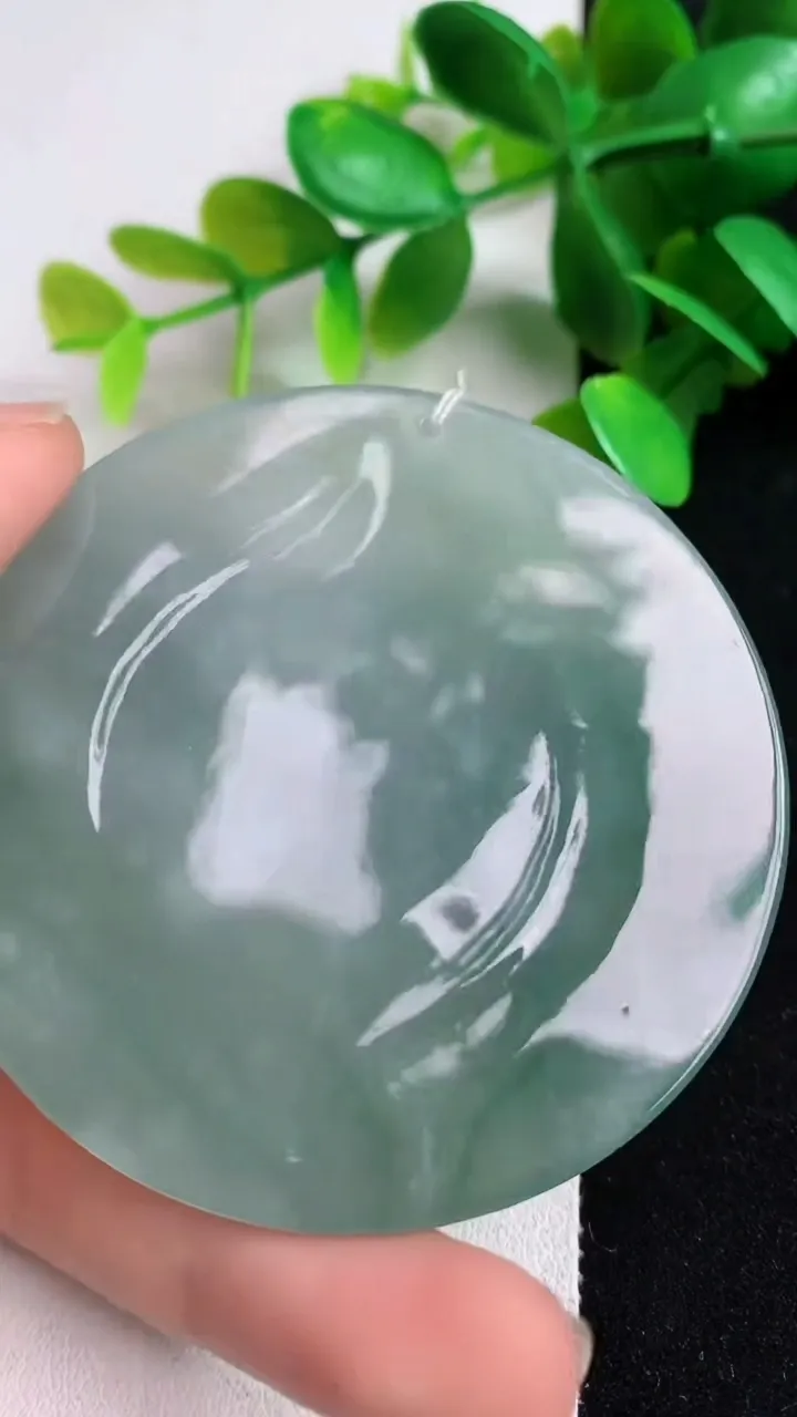 天然A货翡翠祥龙财神爷吊坠，尺寸57.3-6，重量:43.60g
5月6日