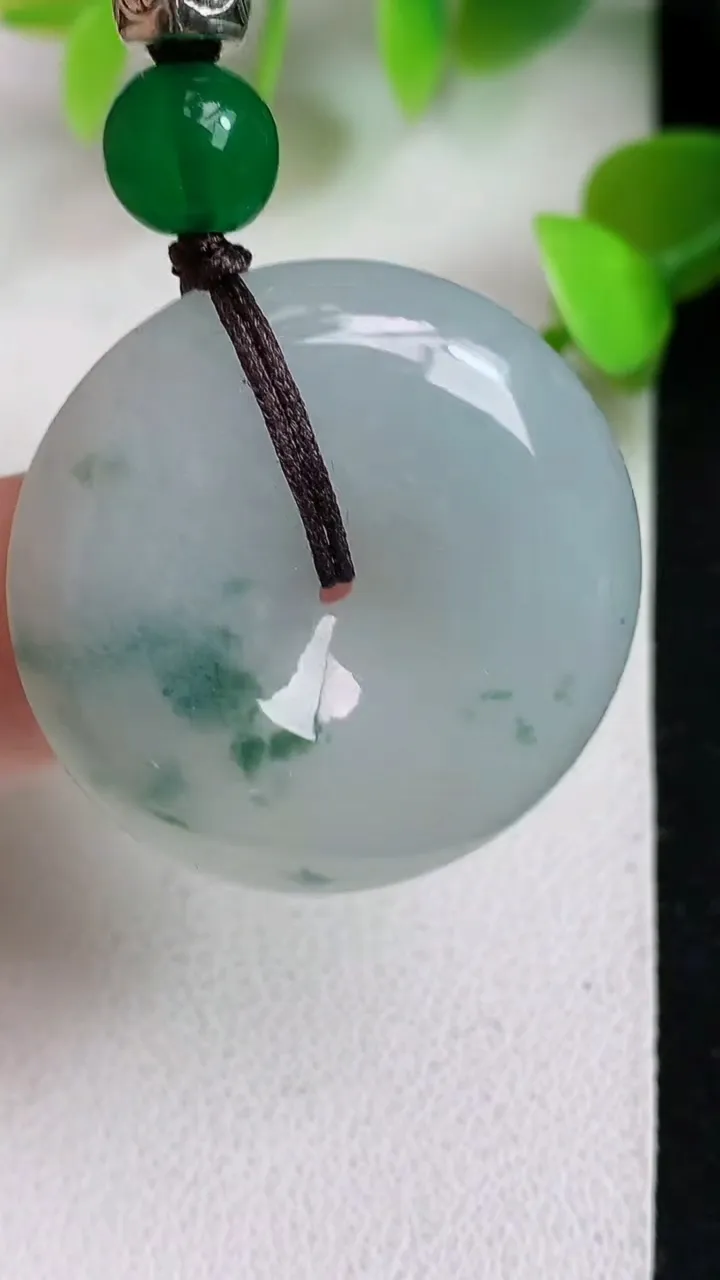 天然A货翡翠飘花平安扣吊坠，尺寸30-7.1，重:13.07g
5月6日