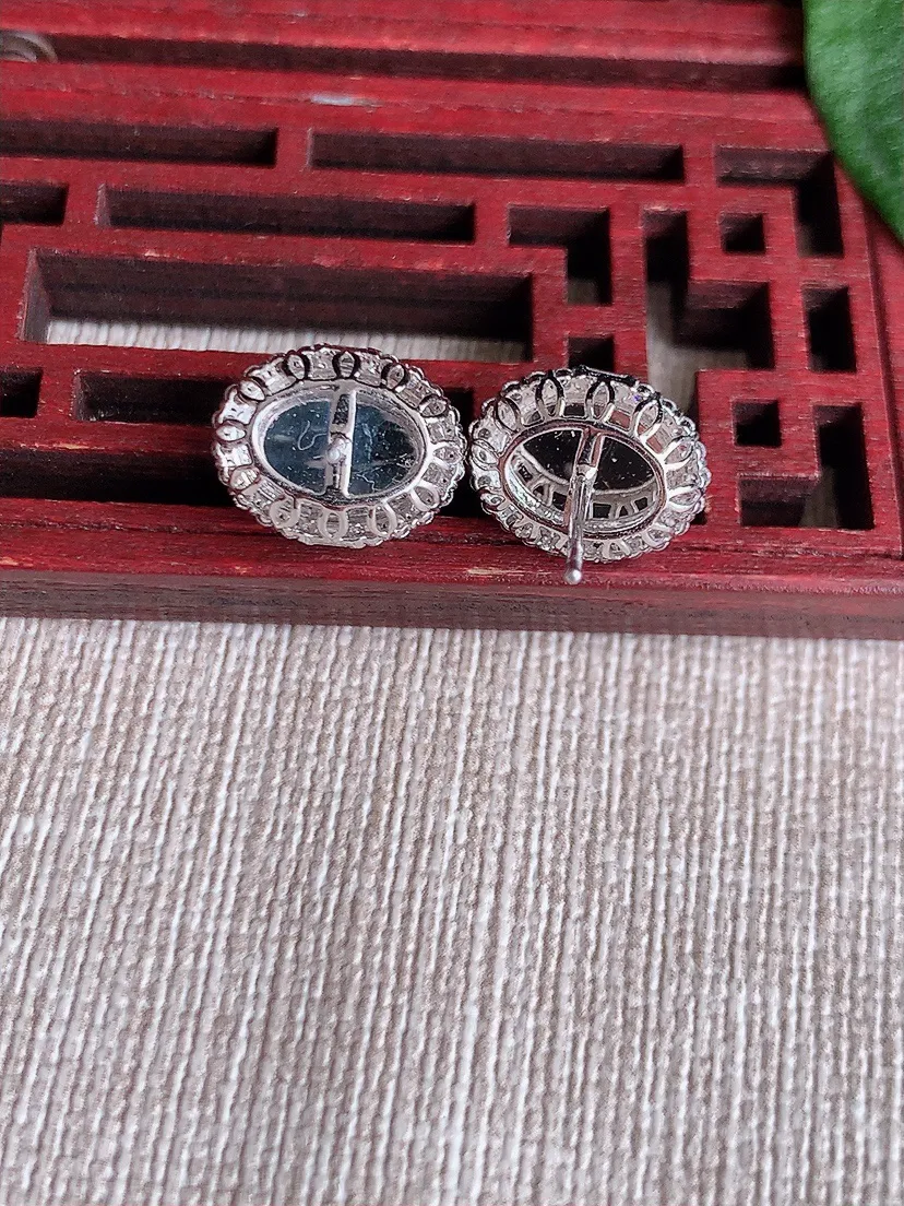 天然A货翡翠18K金伴钻镶嵌甜绿蛋面耳钉尺寸9.6×7mm 重量3.06g 0504
