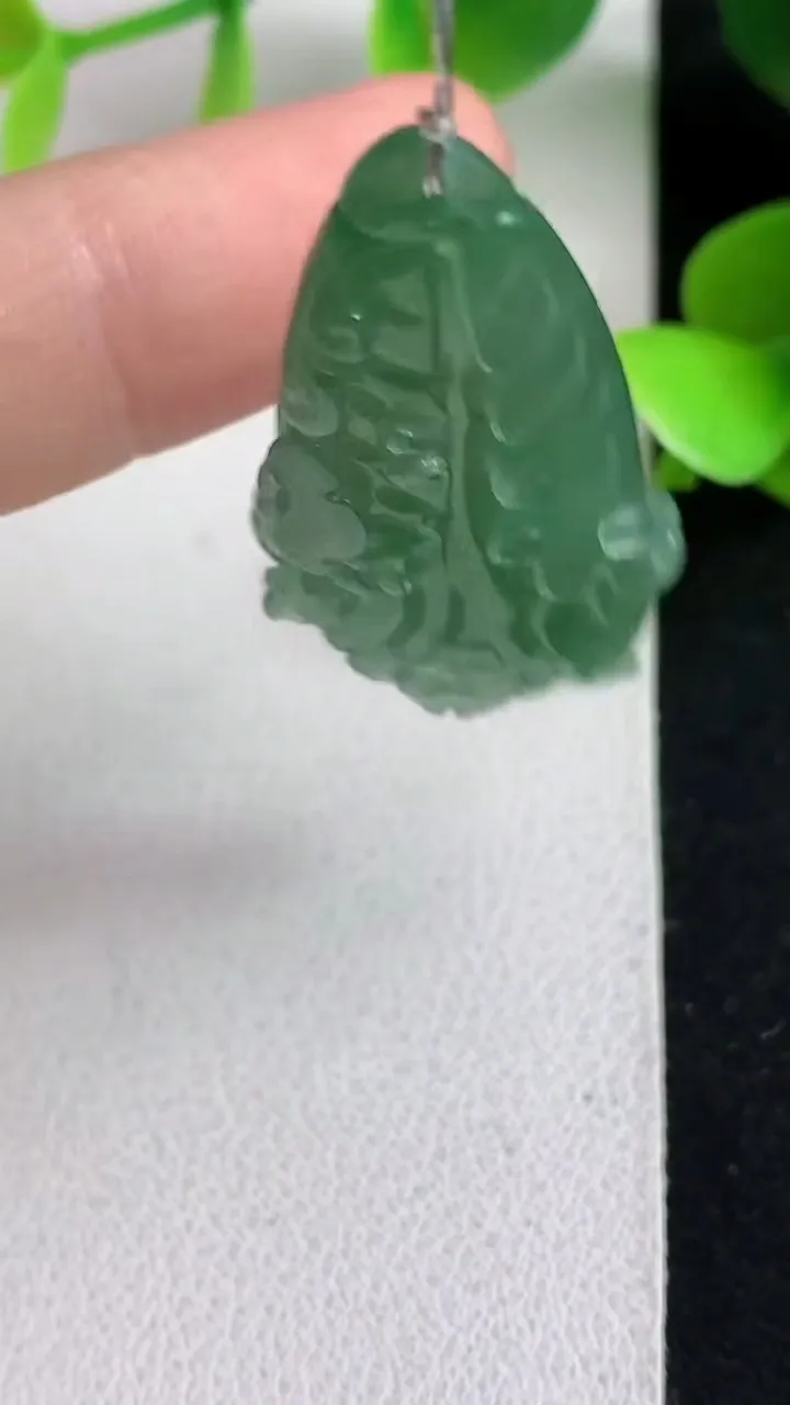 天然A货翡翠白菜吊坠，尺寸38.7-19.4-7，重量:6.54g
5月6日
